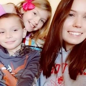 Meet your Posher, Linda